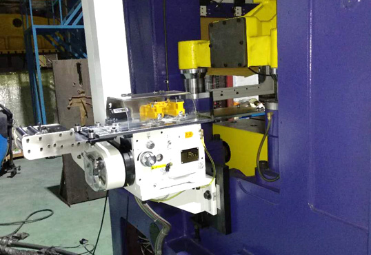 一送一拉式冲床午夜福利大片