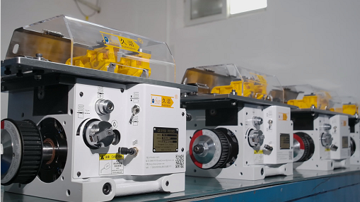 冲床午夜福利大片送料不准或偏料怎样解决？